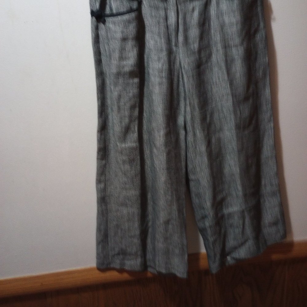 Max Studio Capris